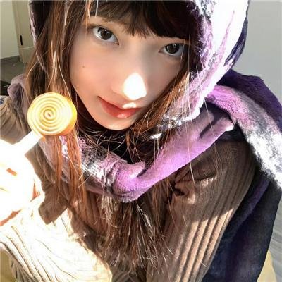 睡沙发的人